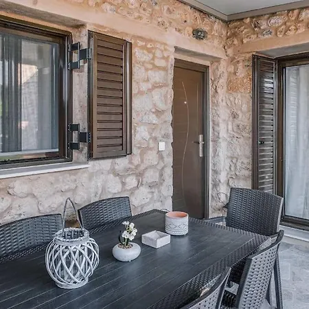 Kalderimi Traditional House *