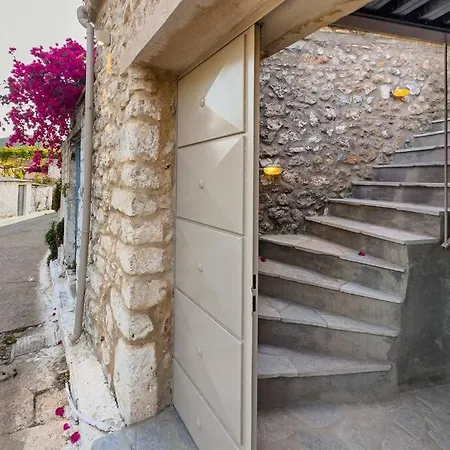 Kalderimi Traditional House *