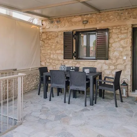 Dom wakacyjny Kalderimi Traditional House *